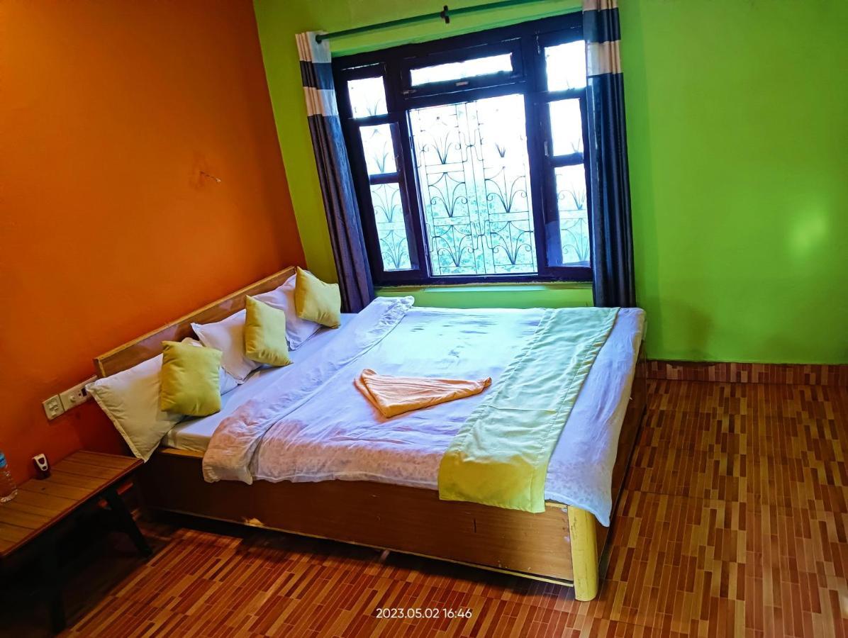 Hotel Butterfly - Peaceful Garden For Nature Lovers Sauraha Eksteriør billede