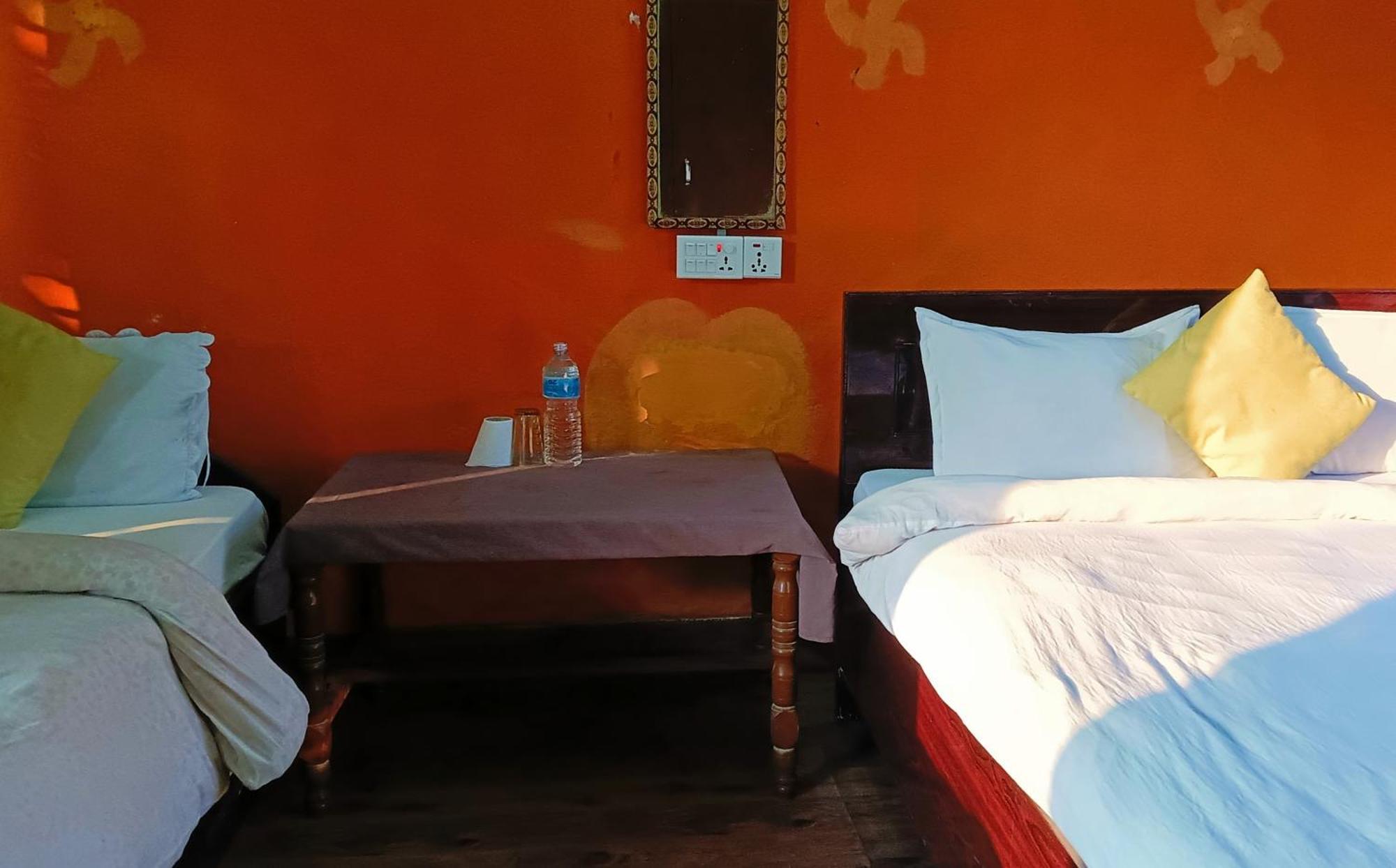 Hotel Butterfly - Peaceful Garden For Nature Lovers Sauraha Eksteriør billede